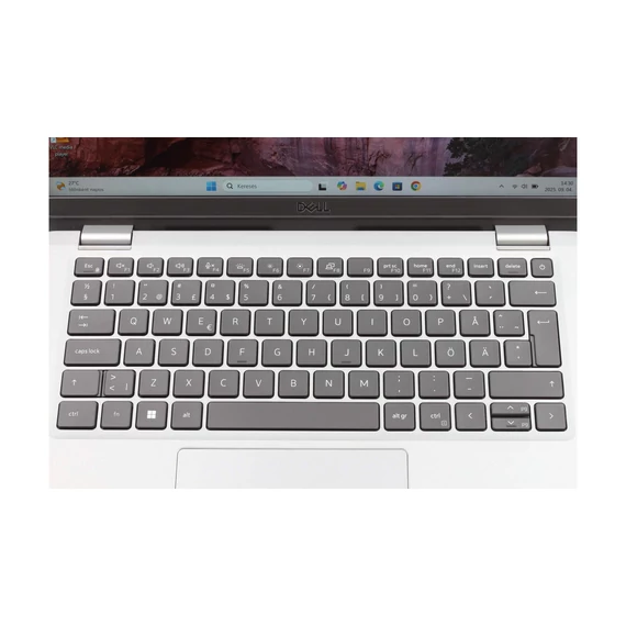 Dell Latitude 5330 felújított laptop  i3-1215U 16GB RAM 512SSD 13.3